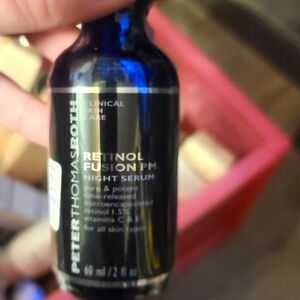 Peter thomas roth retinol fusion night serum